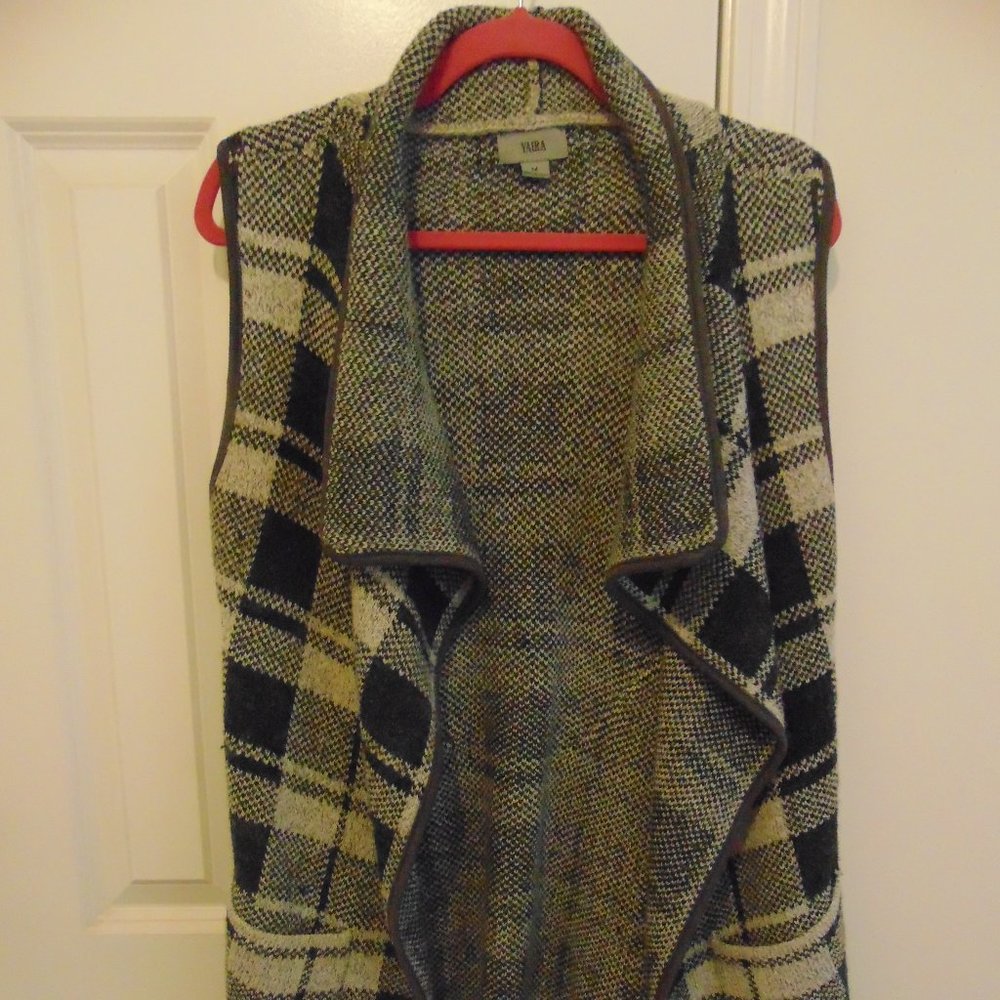 YAIRA sz Medium Sleeveless Plaid Long Sweater